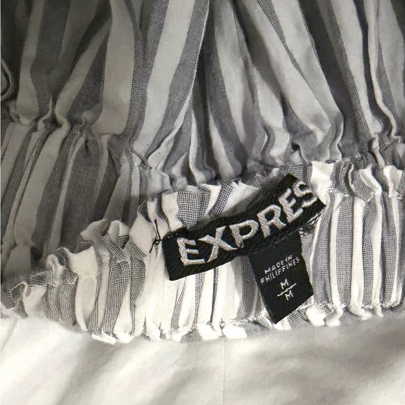 Express Striped Ruched Crop Top - Picture 4 of 4